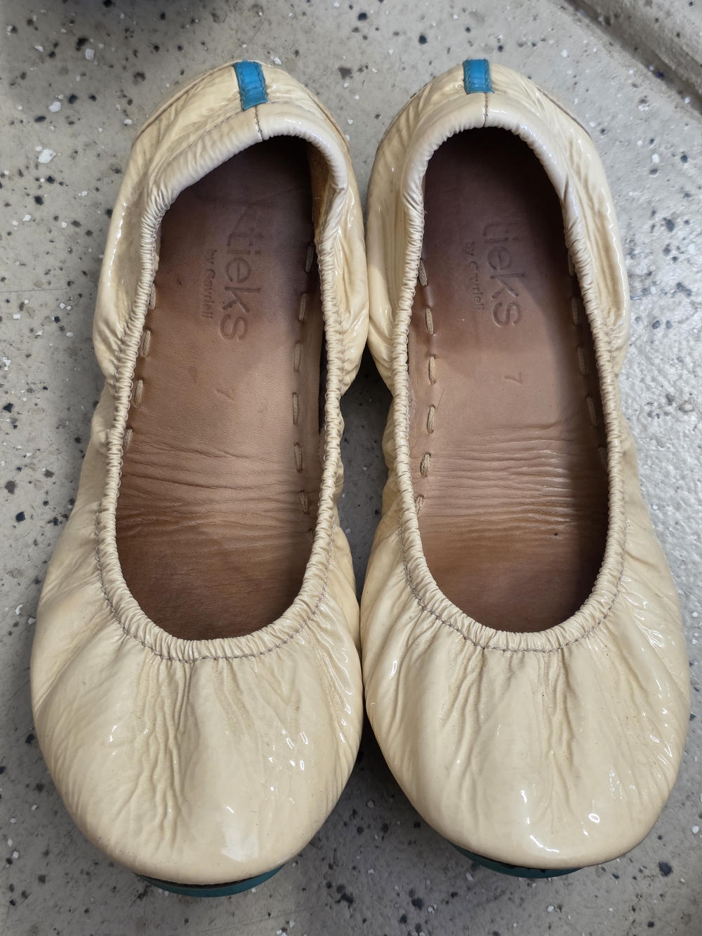Tieks Beige Patent Ballet Flats with Teal Tab